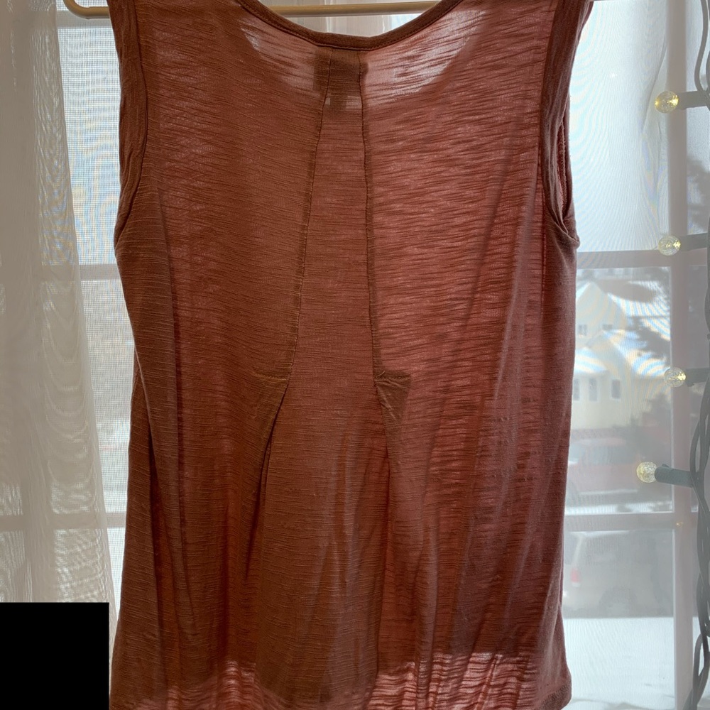 Sweet Top Perfect for Spring - Picture 3 of 3